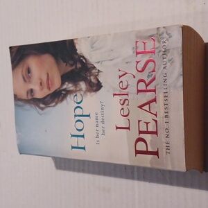 $4 Add-on "Hope" by Lesley Pearse - Paperback Novel